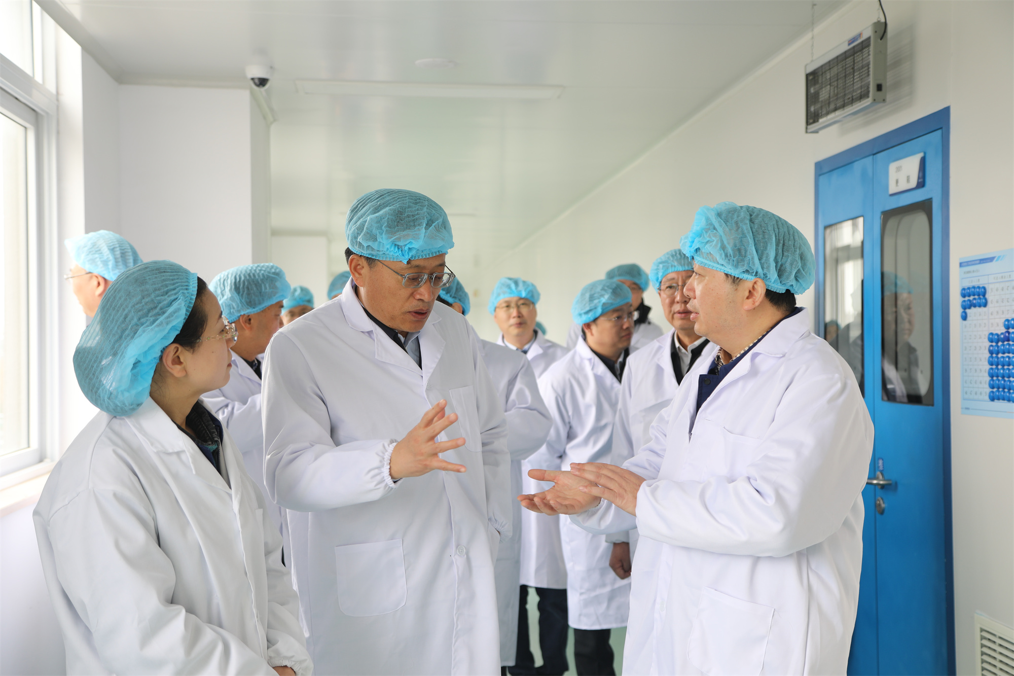 江蘇省副省長(cháng)胡廣杰一行蒞臨聯(lián)環(huán)藥業(yè)調研指導